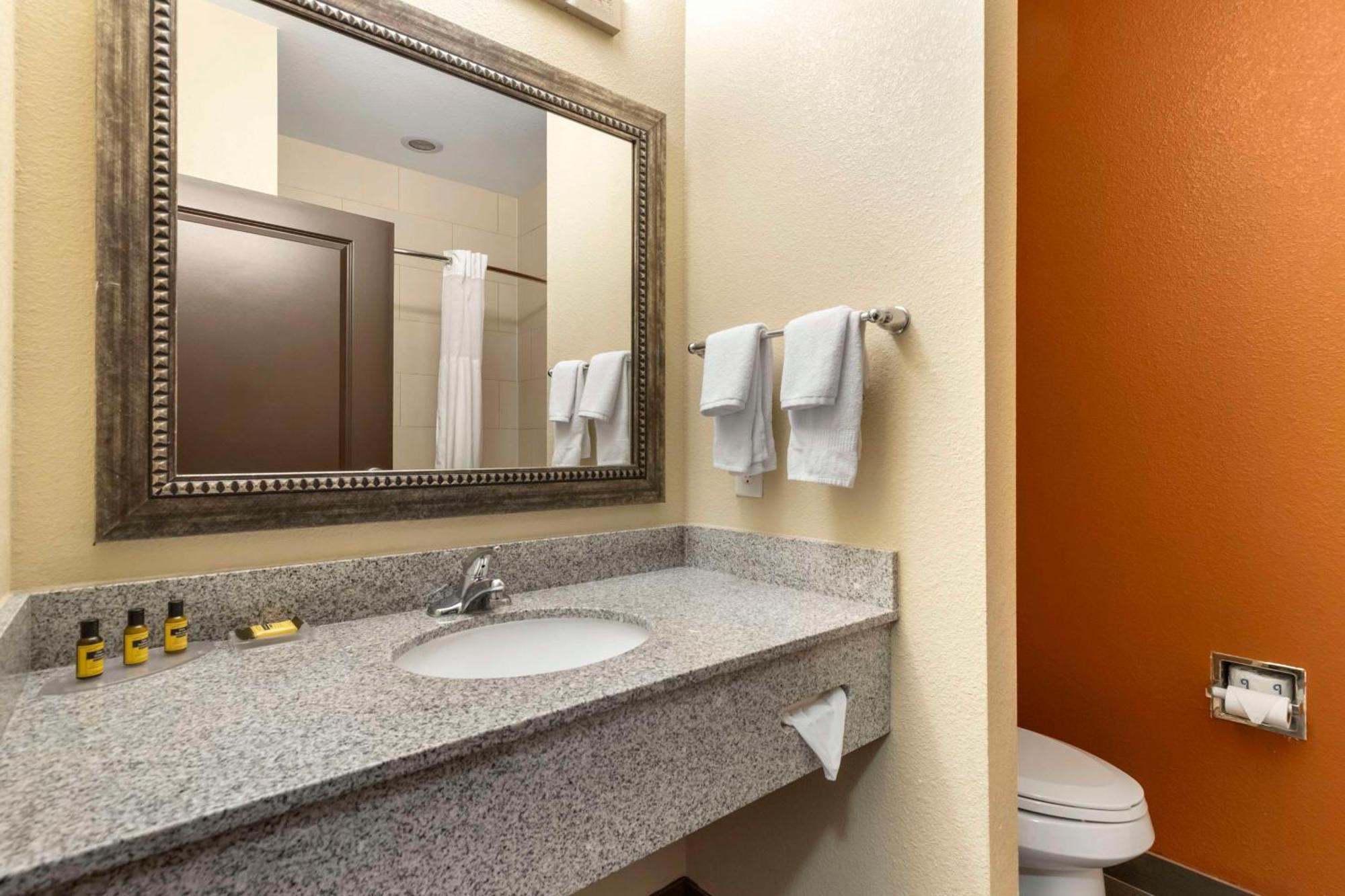 Best Western Plus Longhorn Inn & Suites Luling Zewnętrze zdjęcie