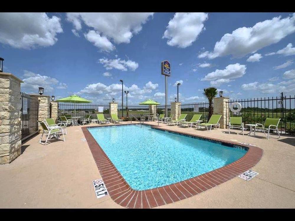 Best Western Plus Longhorn Inn & Suites Luling Zewnętrze zdjęcie
