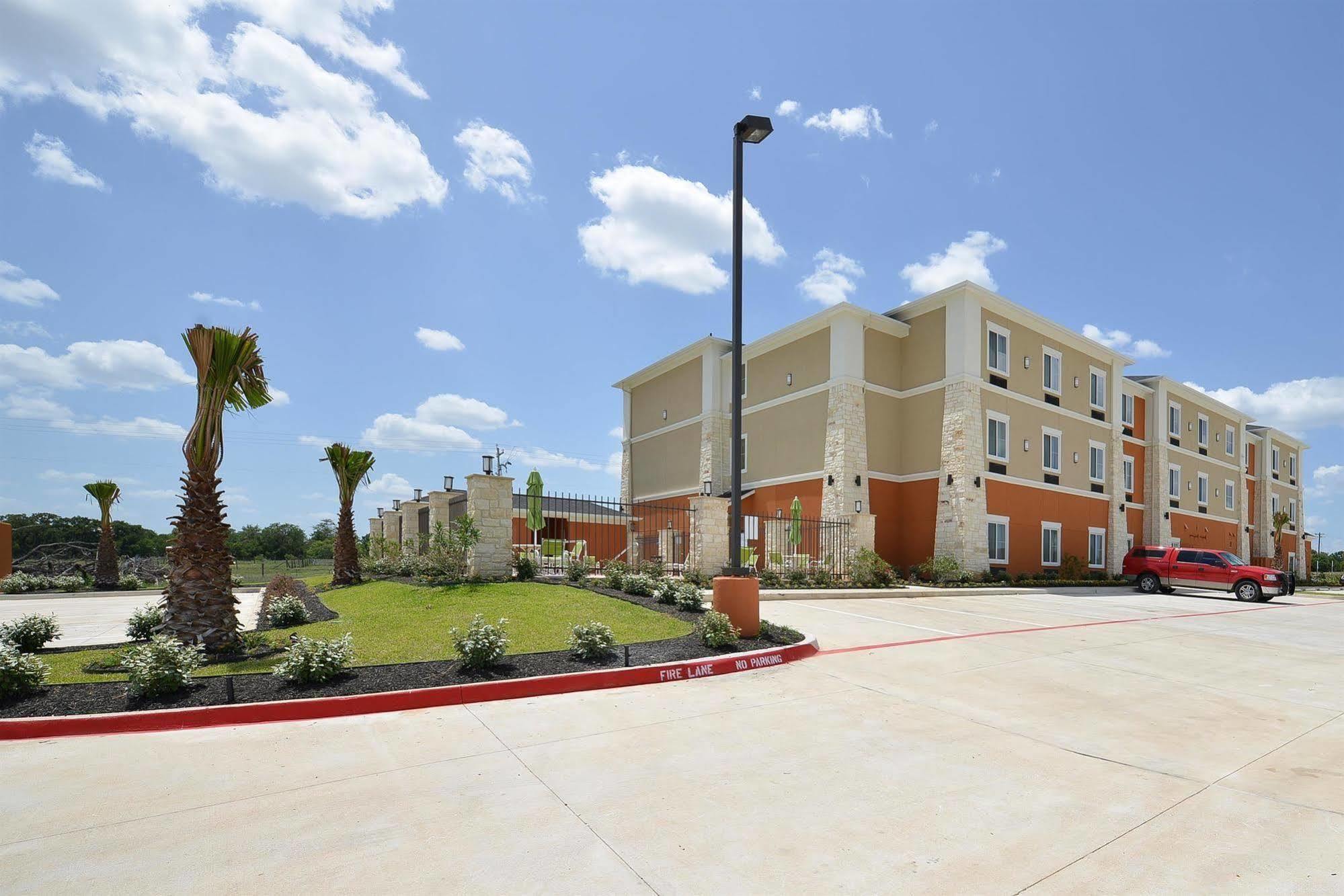 Best Western Plus Longhorn Inn & Suites Luling Zewnętrze zdjęcie
