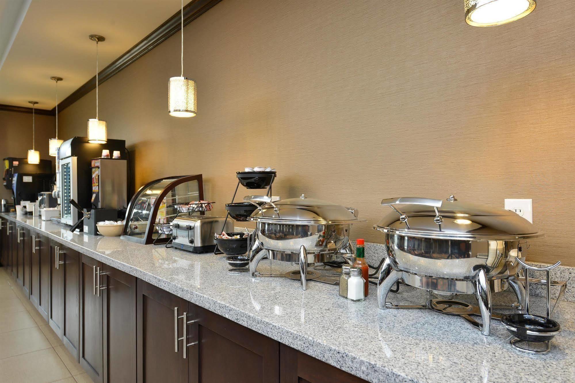 Best Western Plus Longhorn Inn & Suites Luling Zewnętrze zdjęcie